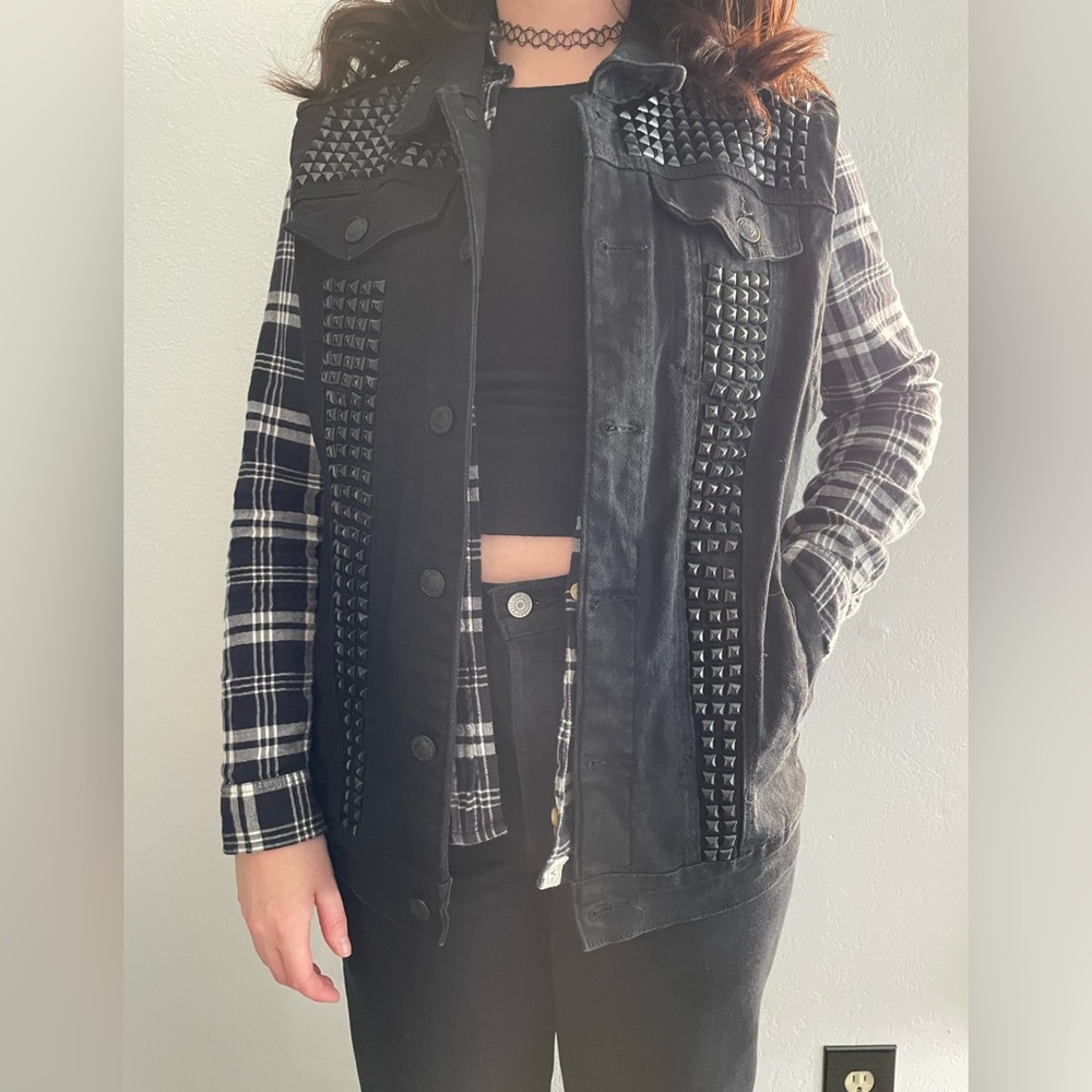 Lip Service black studded vest 🖤